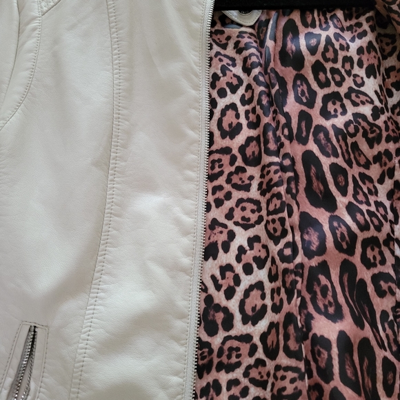 Cream colored Leather coat - Picture 6 of 7